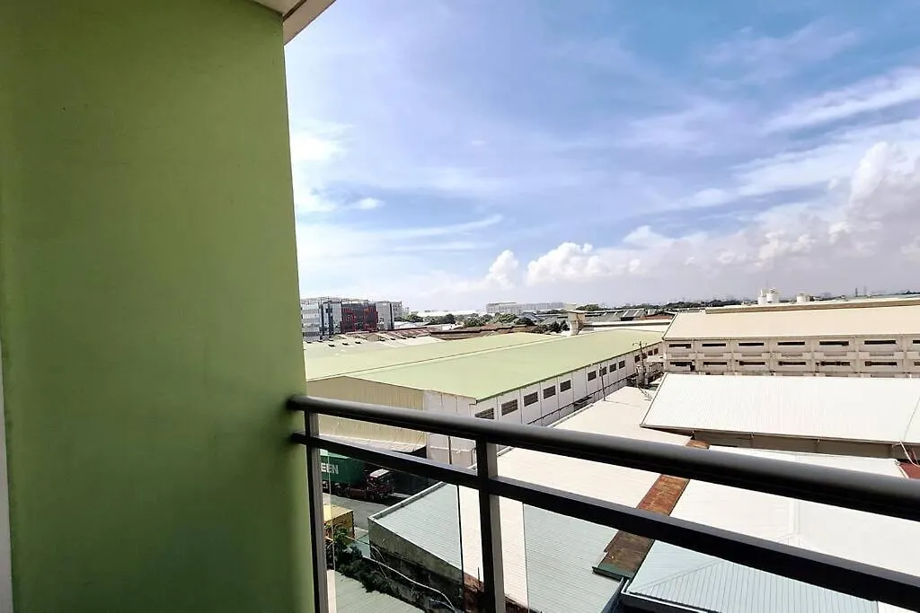 Simple Wooden Style Condo Unit Manila 0*,